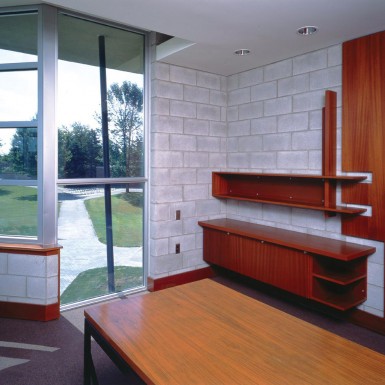 Lyle_S_Hallmann_Institute_Interior_3