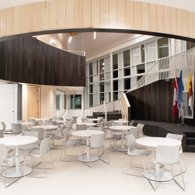 Entry view of the circular social space. Photo by Julie Jira.