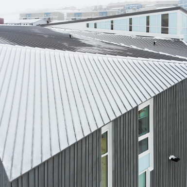 Angular Roof and clerestory geometry. Photo by Julie Jira.